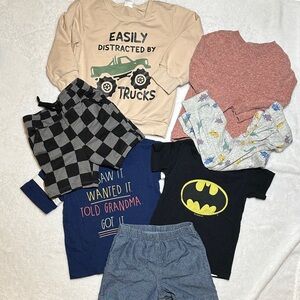 NWOT/EUC Boys lot of 2t clothing sweatshirt, tees, pants, shorts